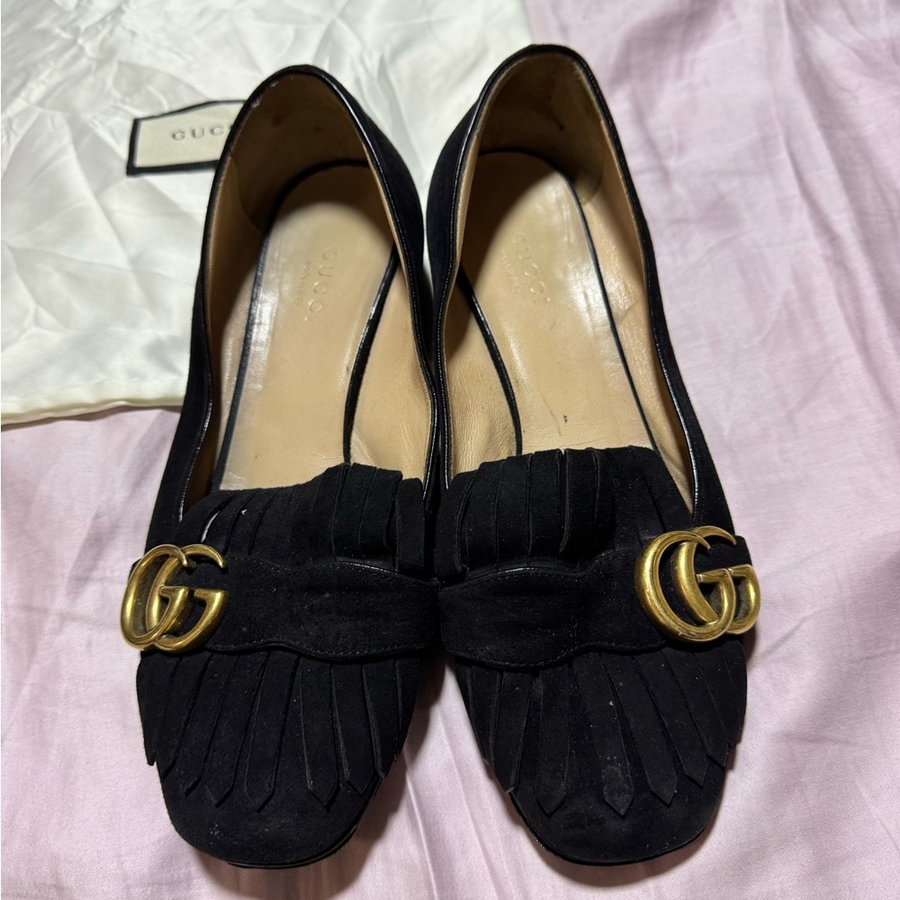 Gucci Women's Black Suede Fringe Loafers with Gold GG Hardware Size 6 - Picture 2 of 16